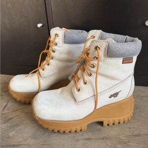 ROCKETDOG Women's Tan and Light Ice Blue Boots